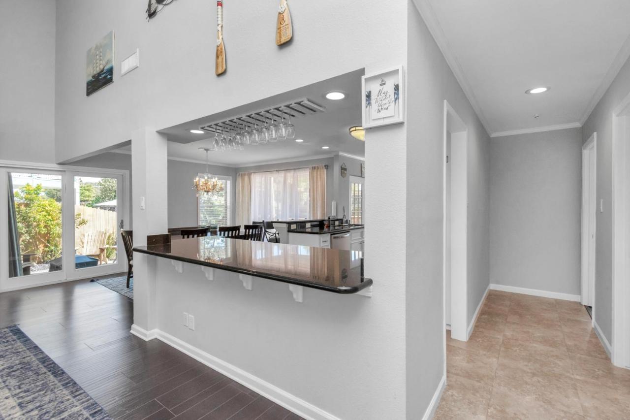 Beauty On The Water! Lake House Near The Beaches! Galveston Luaran gambar