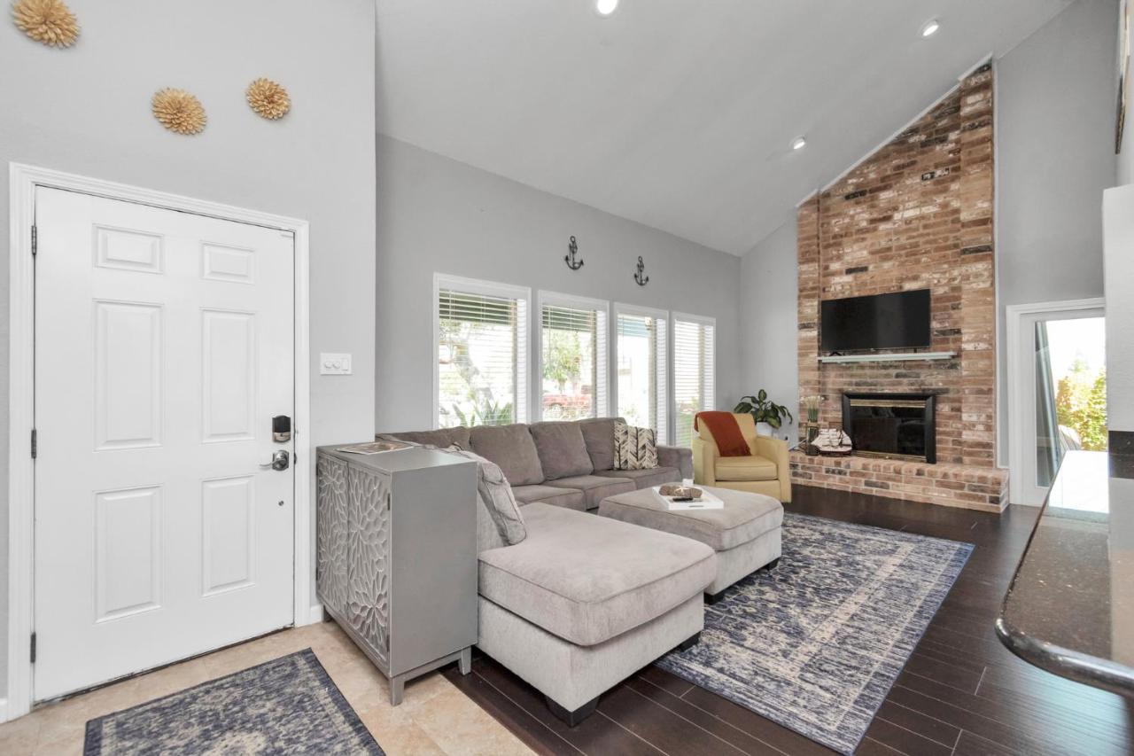 Beauty On The Water! Lake House Near The Beaches! Galveston Luaran gambar